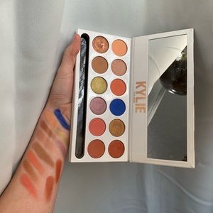 Royal Peach palette from Kylie Cosmetics